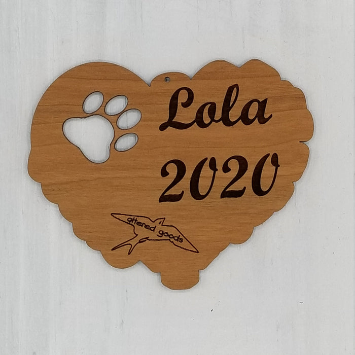 Bulldogs cheer heart ornament