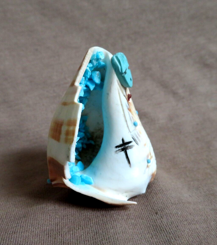 Native Zuni Shell Maiden Fetish Carving by Kevin Quam - C4645 Two Ponies Trading