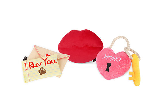 P.L.A.Y. Love Bug Squeaky Plush Dog toys, Ruv Letter