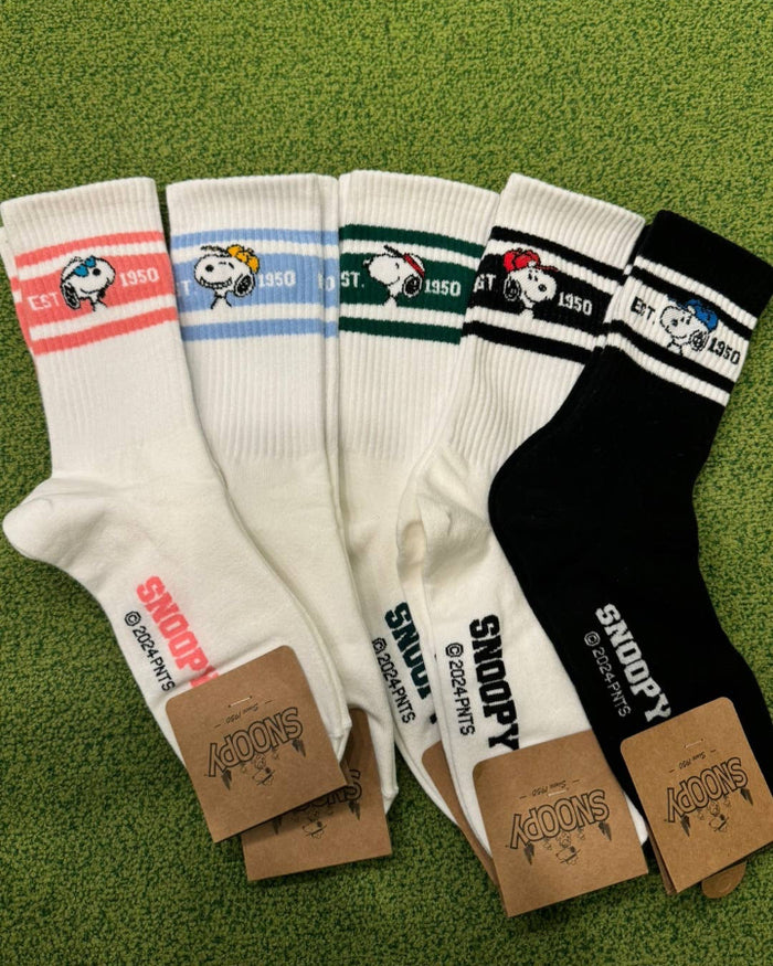Snoopy Sports Crew Ankle Socks : Black Line