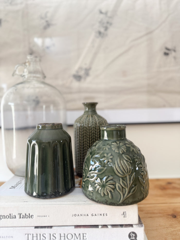 TEXTURED BUD VASE